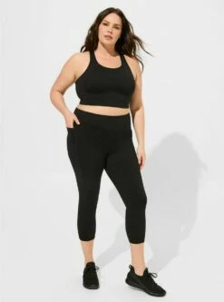 Performance Core Capri Active Legging With Side Pockets