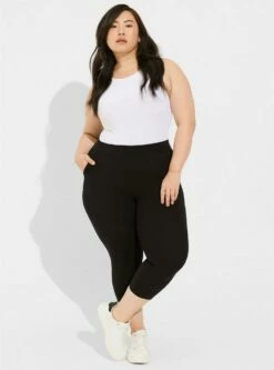 Capri Signature Waist Pocket Legging