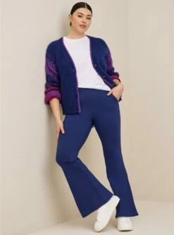 Full Length Signature Waist Flare Pocket Legging