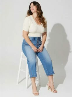 Fitted Pullover V-neck Sweater